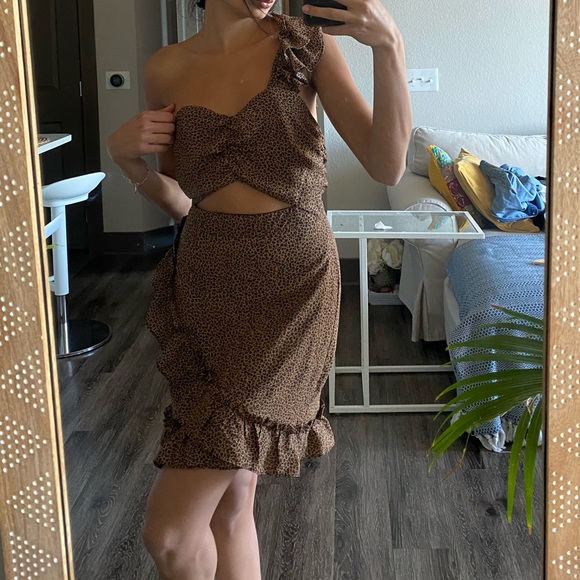 Revolve Dress - Picture 3 of 4